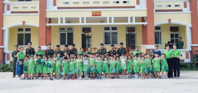 Trường mầm non Sao Mai tham quan giao lưu bộ chỉ huy quân sự tỉnh Bình Dương